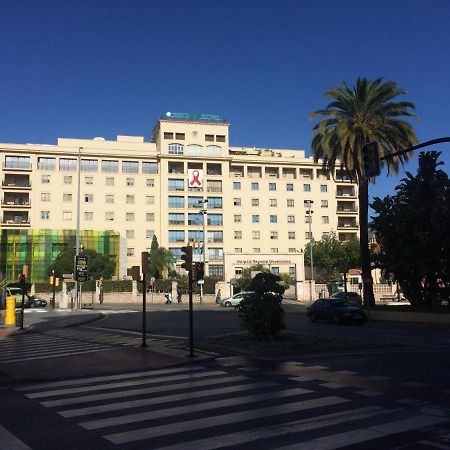 Malaga Habitacion En Apartamento Carlos Hayaアパートメント エクステリア 写真